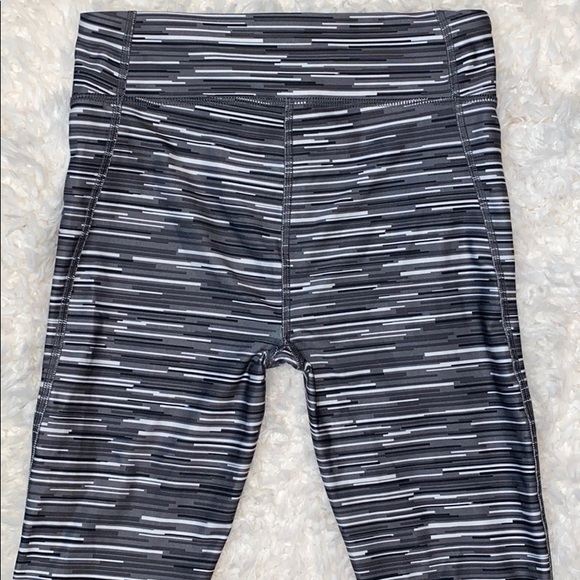 Under Armour Leggings - Picture 6 of 8